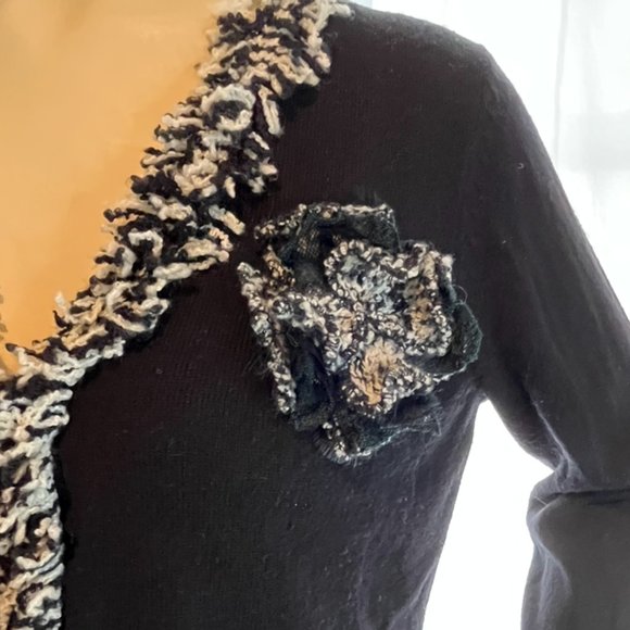 AMBRA LONG SLEEVE OPEN CARDIGAN WITH FRINGE AND FLOWER NWOT - Picture 4 of 5